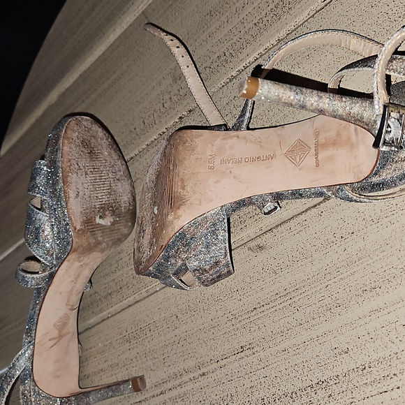 Shoes - Picture 6 of 8